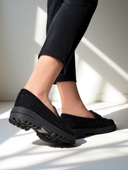 Royalfashion Жіночі перфоровані лофери Filoz