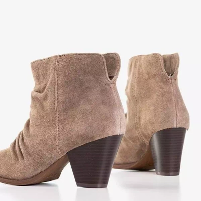 OUTLET Světle hnědé boty s řasením Holtien - obuv