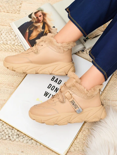 Royalfashion Жіночі спортивні кросівки з хутром Nonuas
