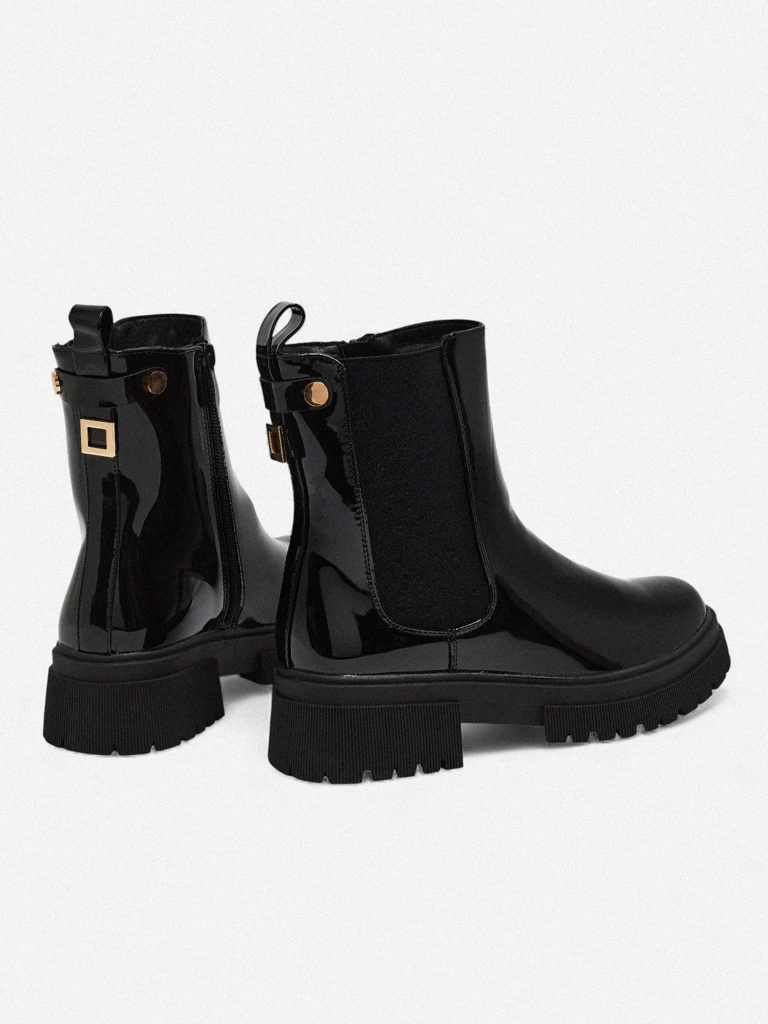 Lakované dámské kotníkové boty z eko kůže Calebi