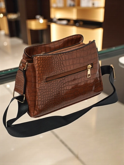 Lakovaná malá dámská kabelka z eko kůže Midnight Fern