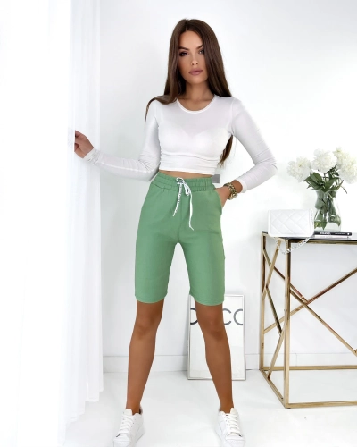 Жіночі тканинні шорти Royalfashion до коліна зеленого кольору