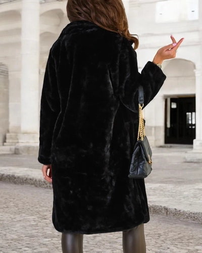 Royalfashion Černý dámský kabát s kožešinou