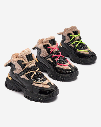 Černá dámská sportovní obuv s kožíškem a neonově růžovými tkaničkami Adbo- Obuv