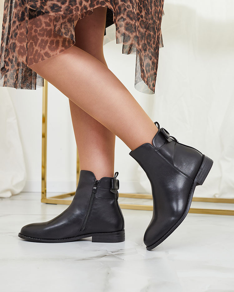 Royalfashion Černé dámské kozačky a'la sztyblety s ozdobami Ederte