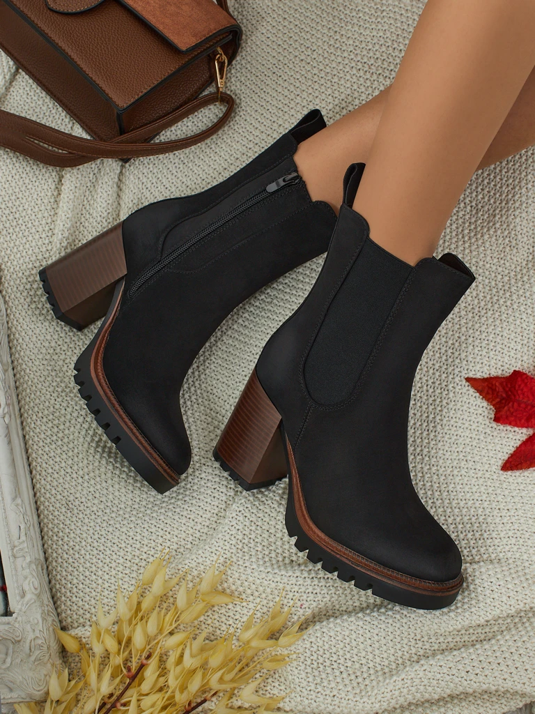 Dámské kotníkové boty Soreya z eko semiše na sloupku