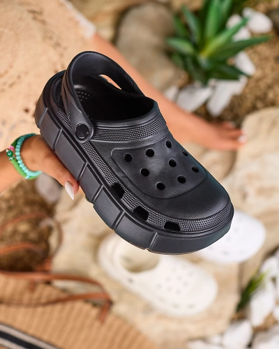 Royalfashion Černé dámské žabky s prolamovaným lemem Mightty