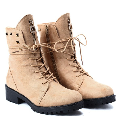 Jasnobrązowe workery z ćwiekami Mai- Obuwie