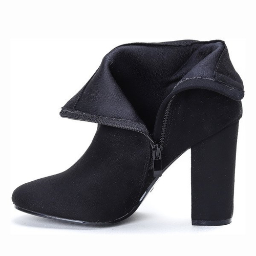 Czarne botki na słupku Emmaline- Obuwie