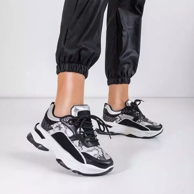 OUTLET Černá dámská sportovní obuv s ražbou hadí kůže Feliks - Footwear