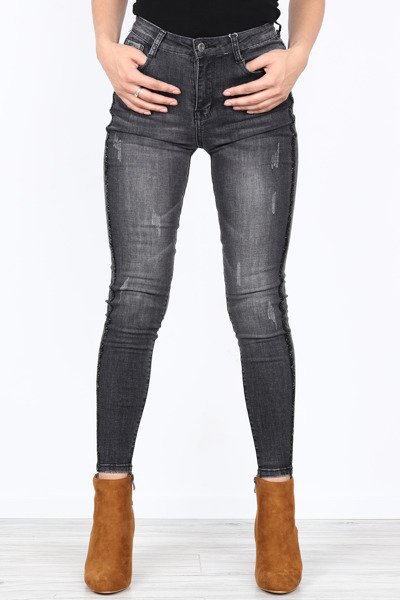 Długie, czarne jeansy z kamyczkam Andelei- Obuwie