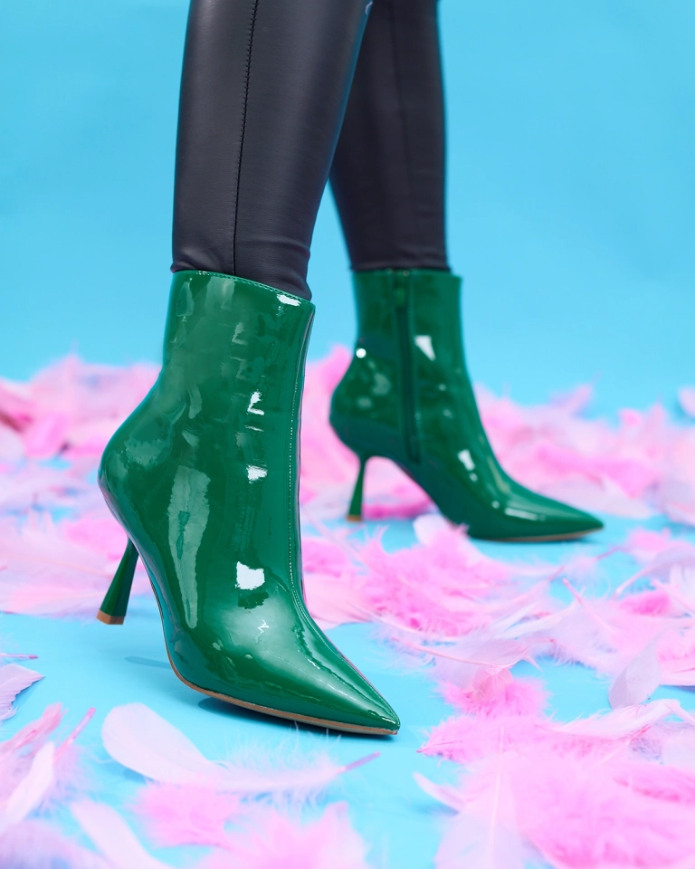 Royalfashion Zelené lakované dámské kozačky na kachním podpatku Elegant Classy