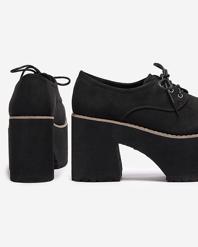 Černé dámské polobotky se šněrováním na pevné podrážce Lobera - Obuv