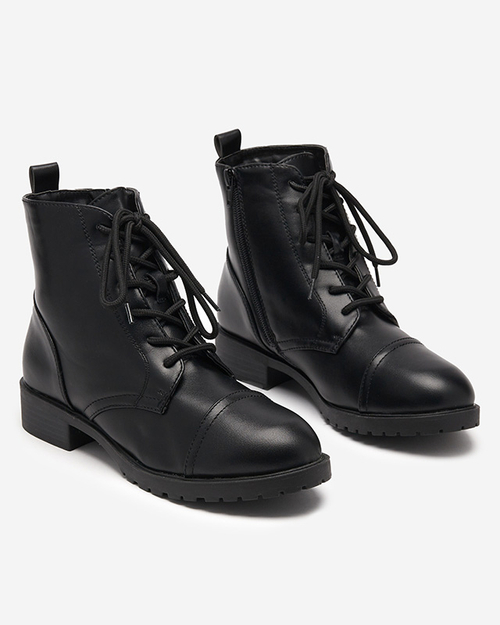 Чорні жіночі чоботи на низькому каблуці Verasi