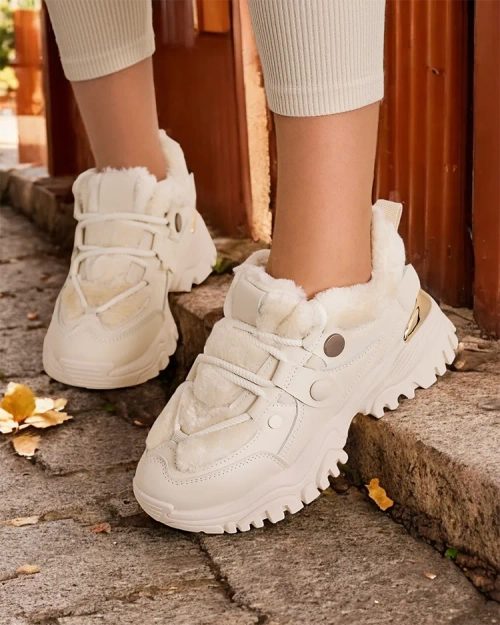 Жіночі модні кросівки з утепленням Royalfashion Poriomo