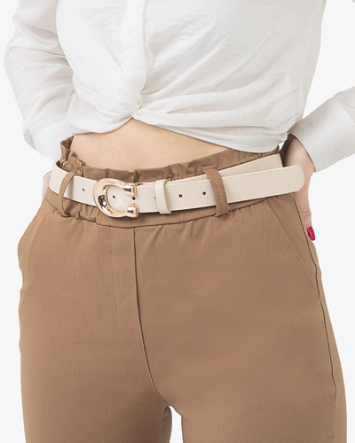 Бежевий жіночий ремінь із золотою пряжкою у формі літери "С"