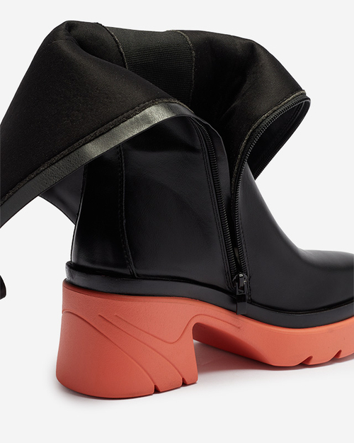 Чорні жіночі чоботи на масивній коралової підошві Beris