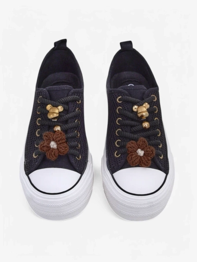 Royalfashion Жіночі перфоровані кросівки з декораціями Osdo