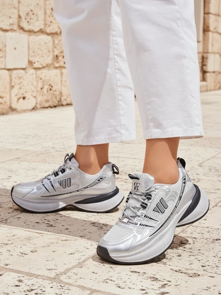 Royalfashion Жіночі спортивні кросівки на товстій підошві Roality