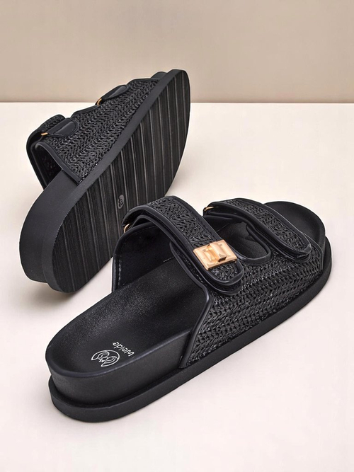 Royalfashion Жіночі шльопанці з плетеним дизайном Delibeli