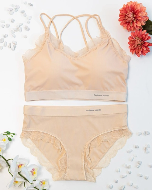 Бежевий жіночий комплект з мереживом