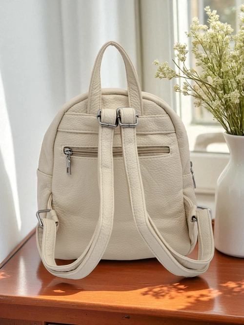 Жіночий рюкзак Astrea Classica з екошкіри в білому та бежевому кольорі