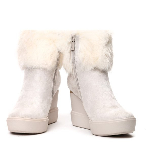 Białe botki na koturnie z kożuszkiem Emilee- Obuwie