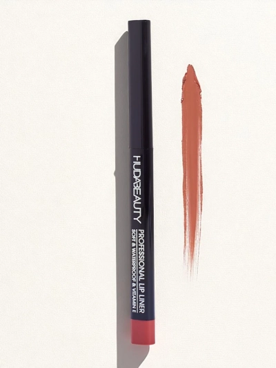 Олівець для губ у відтінку Soft Red