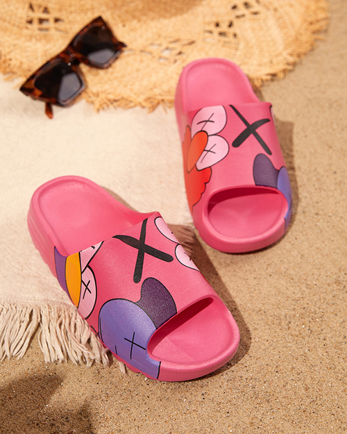 Жіночі гумові шльопанці фуксія з принтом Pfizz