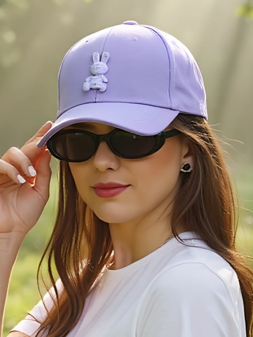 Royalfashion Кепка з нашивкою Bunny Chic