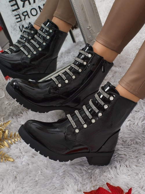 Лаковані шнуровані жіночі ботильйони Fjorra