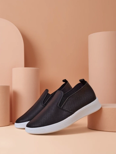 Royalfashion Жіночі спортивні черевики з перфорацією Musio