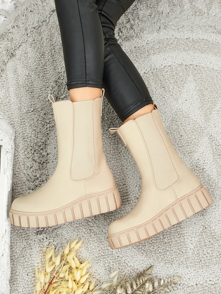 Vyšší dámské kotníkové boty z eko kůže Livora