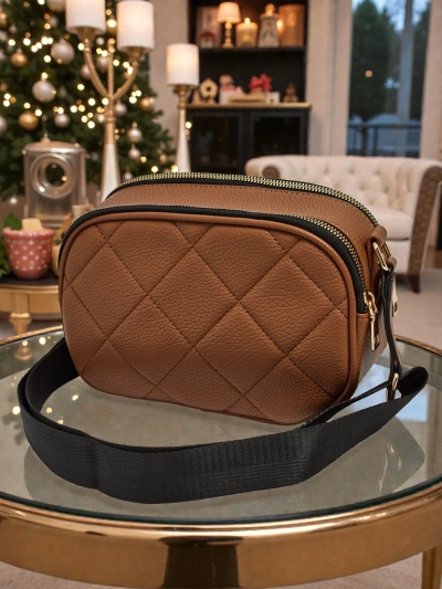 Prošívaná Malá dámská kabelka z eko kůže Connere