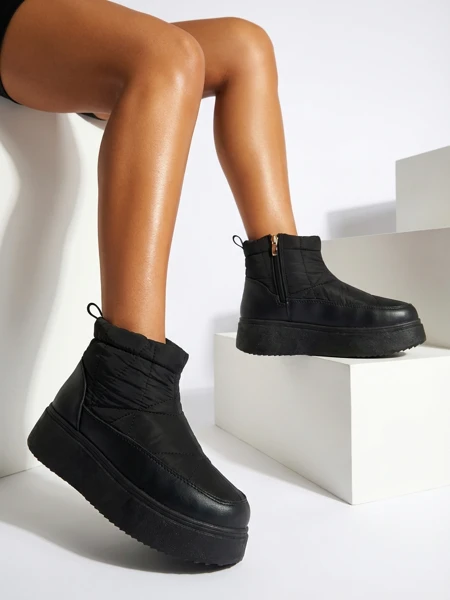 Жіночі снігоступи Royalfashion чорного кольору Armeda