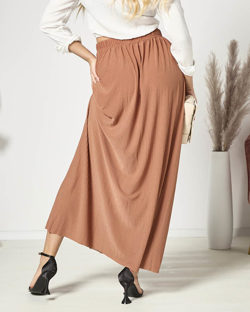 Коричнева жіноча плісирована спідниця максі на ґудзиках - Одяг