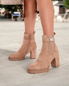 коричневий