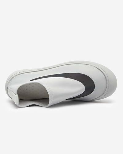 Жіноче спортивне взуття сірого кольору Lerick