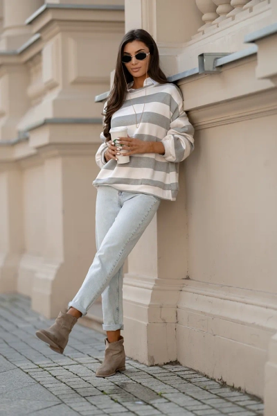 Royalfashion Тонкий жіночий светр у смужку