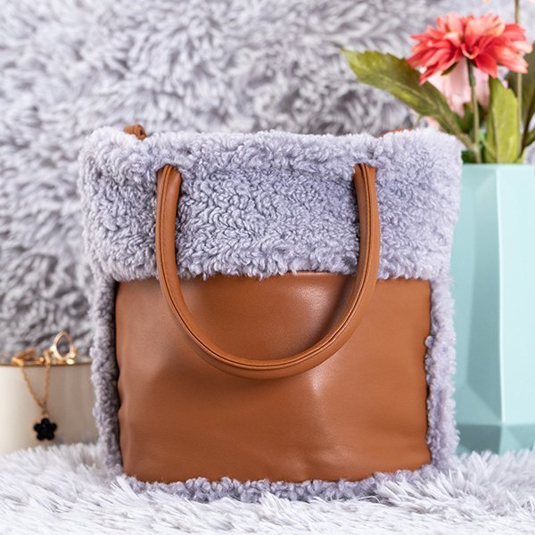 Šedá taška s kabátem z ovčí kůže - Kabelky