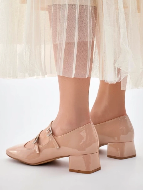 Королівська мода Туфлі із лакованої шкіри на блоковому каблуці зіStrap Vible