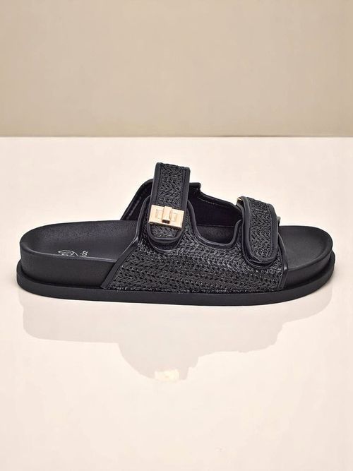 Royalfashion Жіночі шльопанці з плетеним дизайном Delibeli