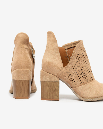 Royalfashion Ажурні ботфорти світло-коричневого кольору Revivela