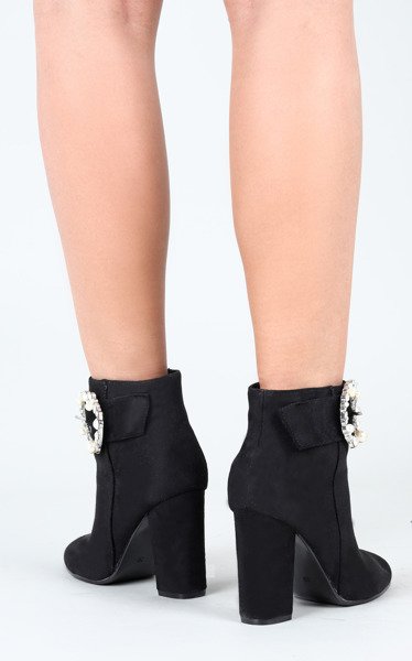 Czarne botki na słupku Emmaline- Obuwie