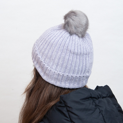 Шапка утеплена сіра з білими смужками і помпоном - Аксесуари