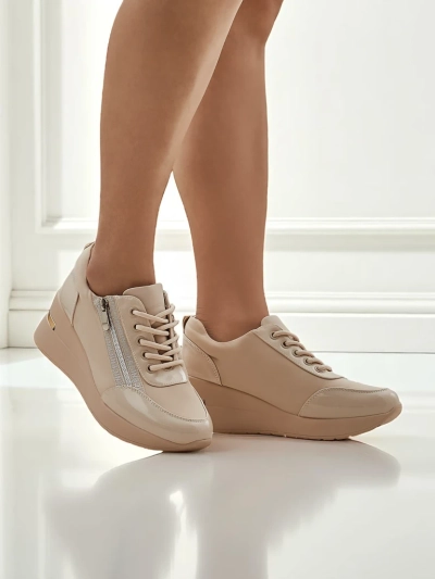 Dámské sneakersy klínkové HeraBea béžové z ekologické kůže 6,5 cm se zipem