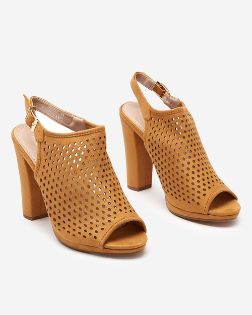 OUTLET Світло-коричневі жіночі ажурні босоніжки на стовпі Melliani - Взуття