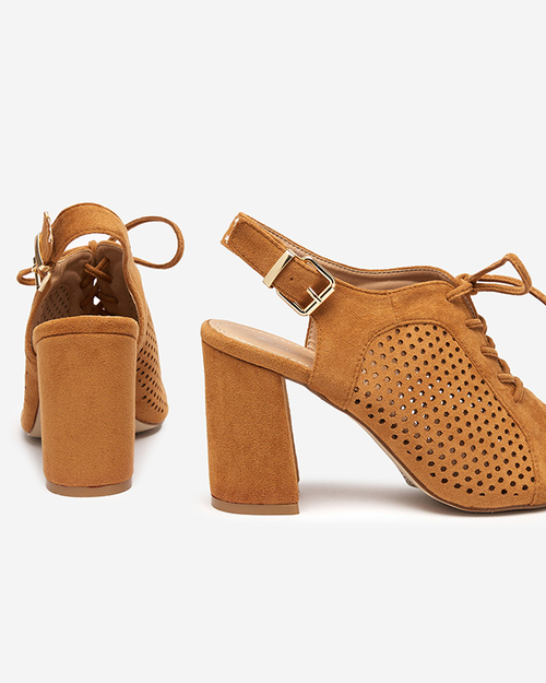 Жіночі ажурні босоніжки на пості в Sasqan camel - Взуття