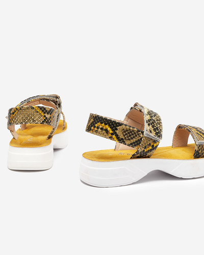 OUTLET Dámské ploché sandály s ražením a'la hadí kůže Koqi- Obuv