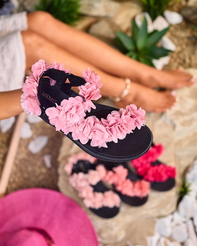 Рожеві жіночі босоніжки з квітами Royalfashion Alferroy